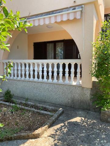 Apartments Toni-Malinska Exterior foto